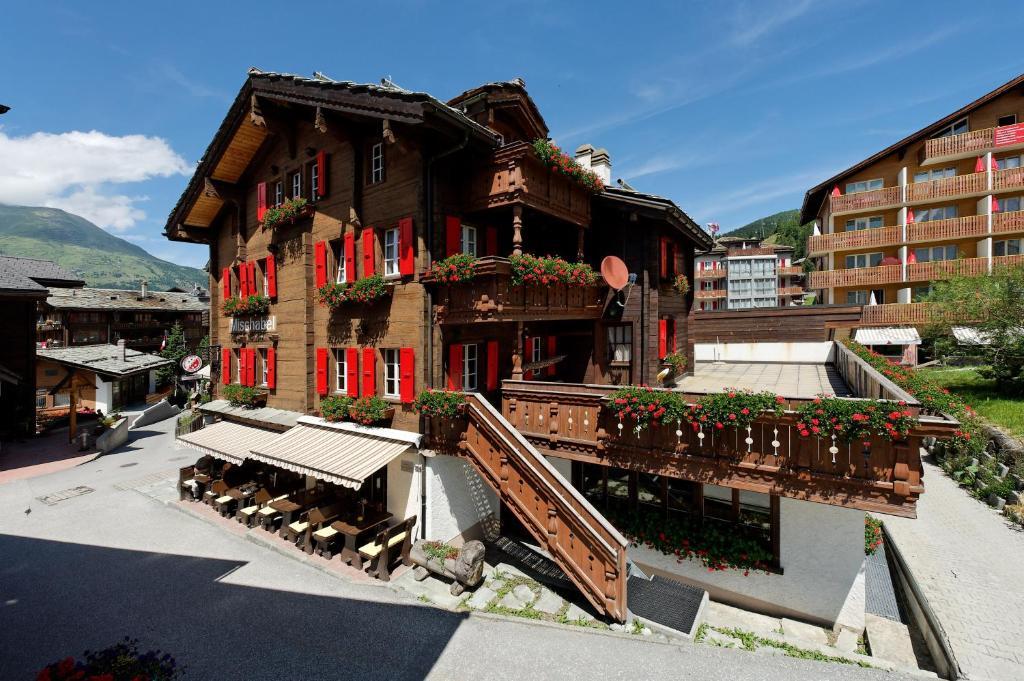 Hotel Walliserkanne Grächen Стая снимка
